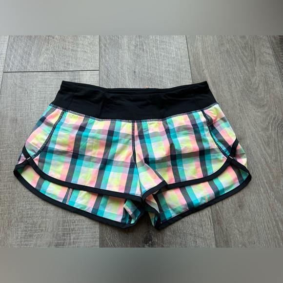 Lululemon Speed Short in Wee Wheezy Check Bleached Coral Cadet Blue / Black - Picture 3 of 7